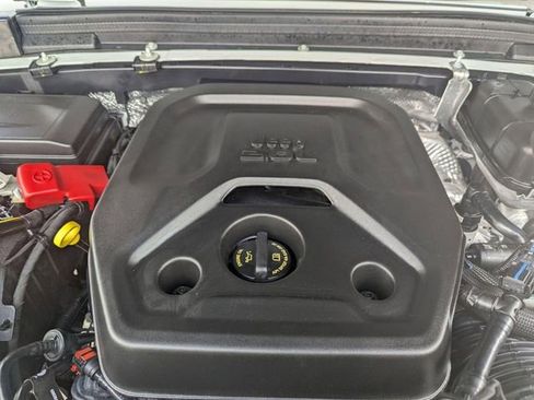 Used 2025 Jeep Wrangler Unlimited Sport AWD/4WD image 24