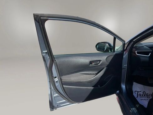 Used 2025 Toyota Corolla LE FWD image 8