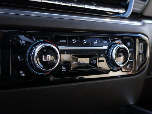 Used 2024 GMC Sierra 2500 SLT w/ SLT Premium Package image 36