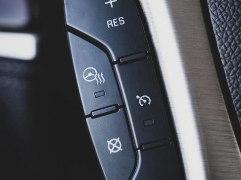 Used 2011 Cadillac Escalade ESV Platinum image 16