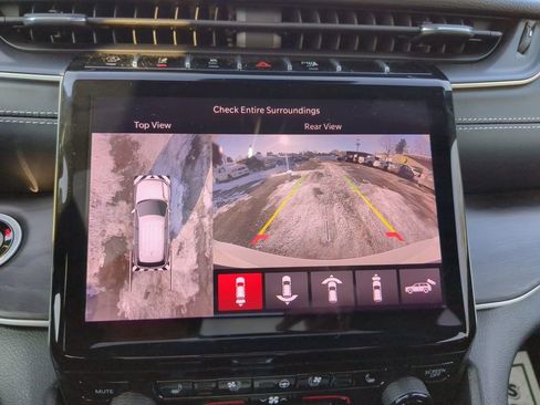 Used 2025 Jeep Grand Cherokee L Limited w/ Luxury Tech Group II image 22