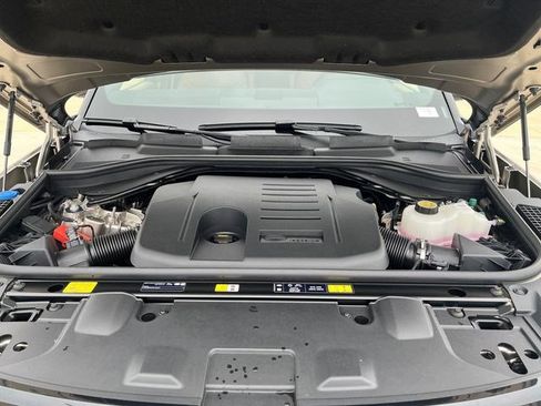 New 2026 Land Rover Range Rover Long Wheelbase SE AWD/4WD image 23
