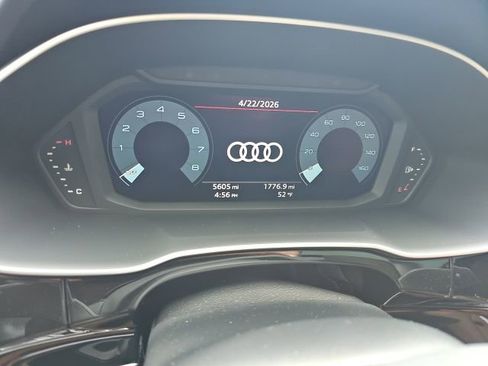 Used 2025 Audi Q3 2.0T Premium w/ Convenience Package AWD/4WD image 2