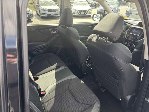 Used 2019 Subaru Forester Premium image 21