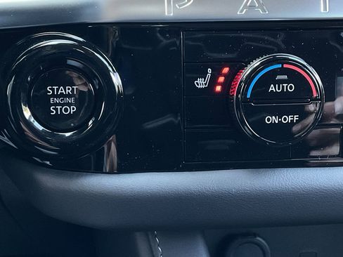 New 2026 Nissan Pathfinder SL image 38