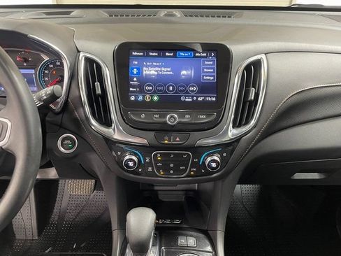 Used 2023 Chevrolet Equinox Premier AWD/4WD image 16