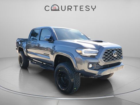 Used 2022 Toyota Tacoma TRD Sport image 5