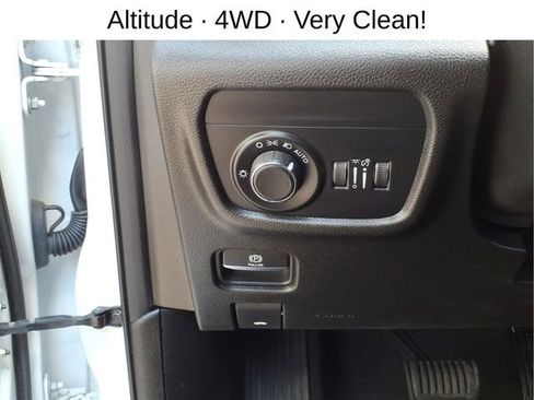 Used 2023 Jeep Grand Cherokee Altitude AWD/4WD image 14
