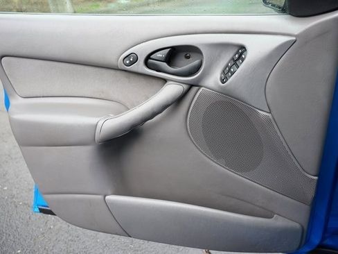 Used 2002 Ford Focus ZX5 Hatchback image 13