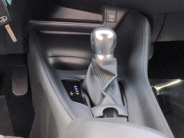Used 2020 Toyota C-HR LE FWD image 20