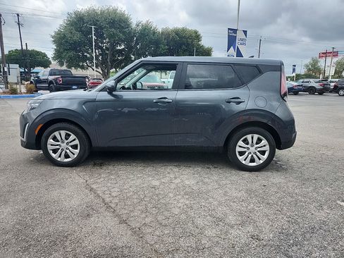 Used 2024 Kia Soul LX image 4
