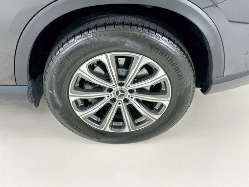 Used 2024 Mercedes-Benz GLC 300 4MATIC image 32