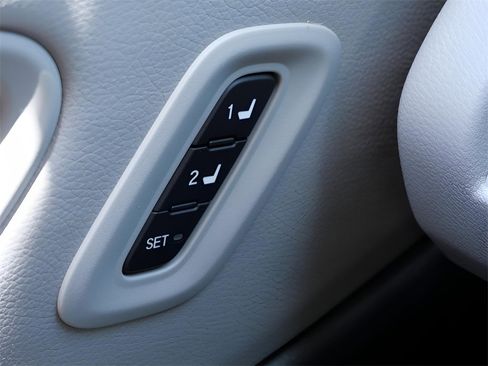 Certified 2025 Honda Pilot Touring image 31