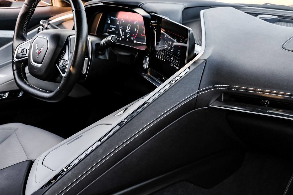 Used 2020 Chevrolet Corvette Stingray Preferred Cpe w/ 2LT Preferred Equipment Group RWD image 17