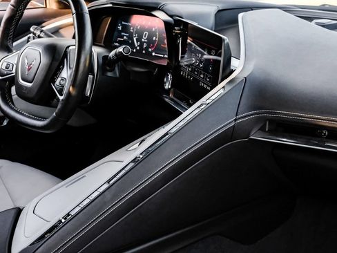 Used 2020 Chevrolet Corvette Stingray Preferred Cpe w/ 2LT Preferred Equipment Group RWD image 17