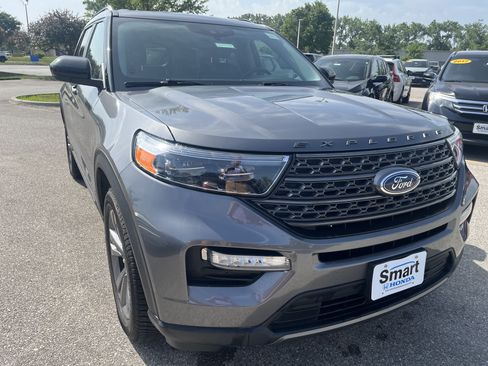 Used 2022 Ford Explorer XLT w/ Equipment Group 202A AWD/4WD image 10