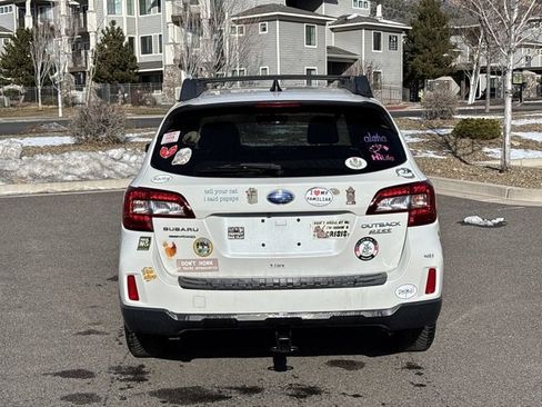 Used 2017 Subaru Outback 2.5i Premium image 4