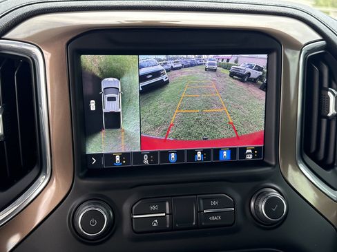 Used 2021 Chevrolet Silverado 1500 High Country w/ Technology Package RWD image 29