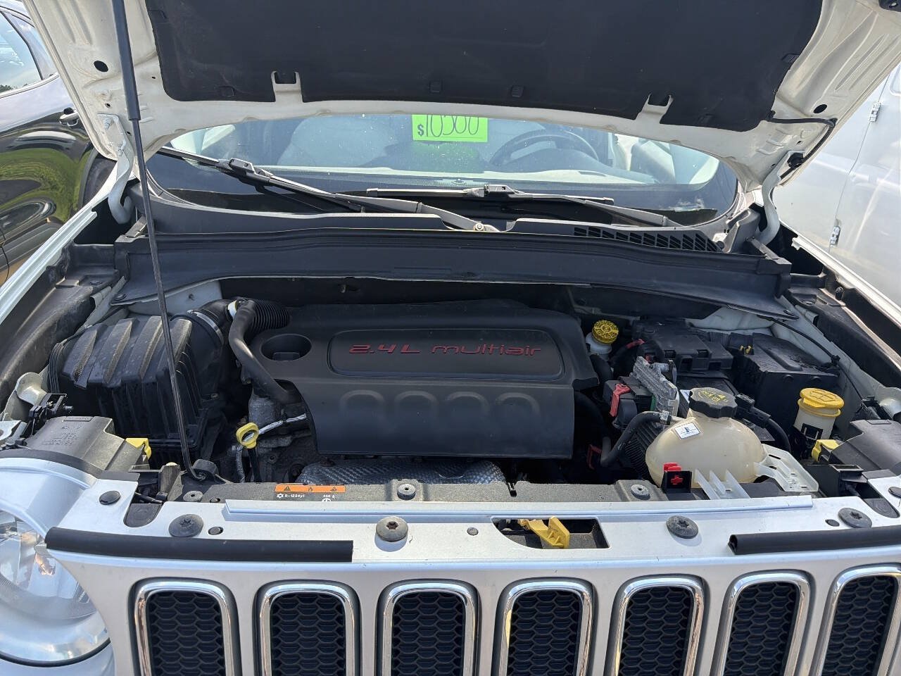 Used 2016 Jeep Renegade Limited w/ Trailer Tow Group AWD/4WD image 15