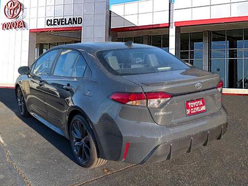 Used 2025 Toyota Corolla SE image 5