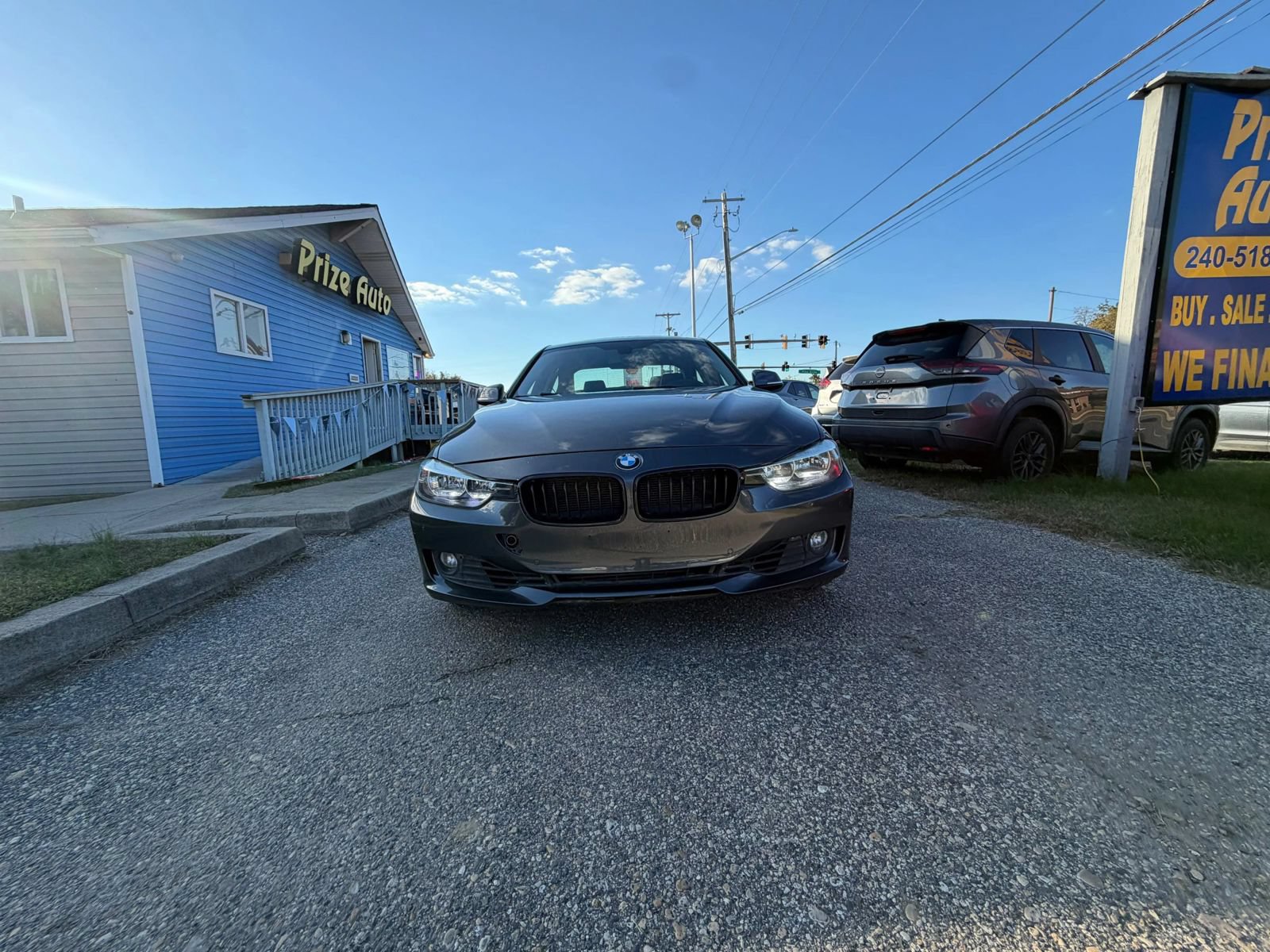 Used 2017 BMW 320i xDrive Sedan w/ Driver Assistance Package AWD/4WD image 8