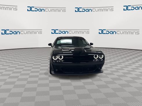 Used 2016 Dodge Challenger R/T Scat Pack RWD image 3