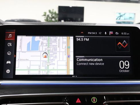 Used 2022 BMW X7 xDrive40i w/ Premium Package image 14