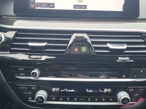 Used 2019 BMW M550i xDrive w/ Dynamic Handling Package image 4