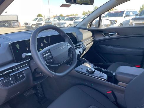 New 2026 Kia Sportage LX image 10