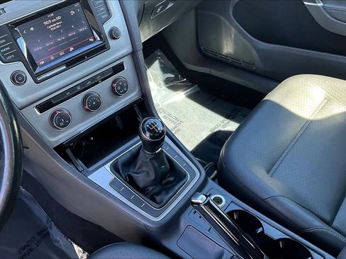 Used 2015 Volkswagen Golf S FWD image 16