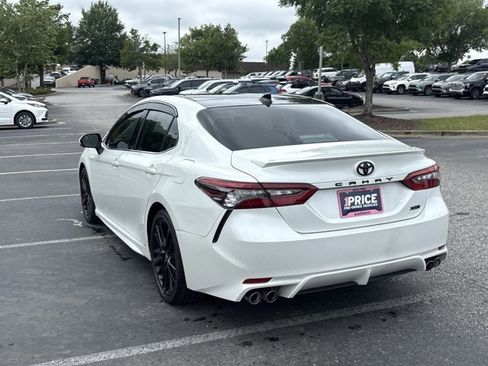 Used 2022 Toyota Camry XSE FWD image 7