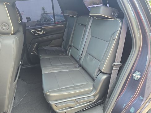 Used 2023 GMC Yukon SLT AWD/4WD image 15