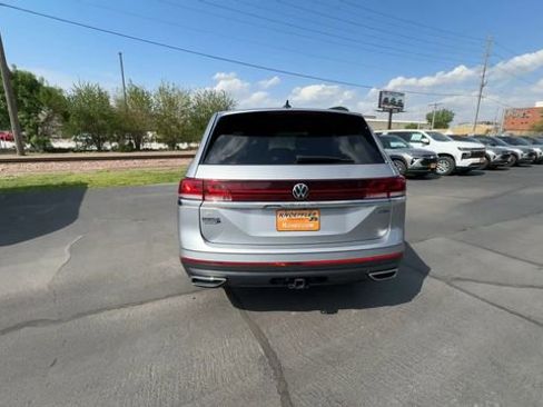 Used 2025 Volkswagen Atlas SE AWD/4WD image 7