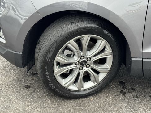 Used 2024 Ford Edge Titanium image 43
