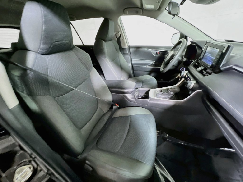 Certified 2022 Toyota RAV4 LE AWD/4WD image 24