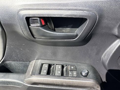 Certified 2021 Toyota Tacoma SR5 image 8