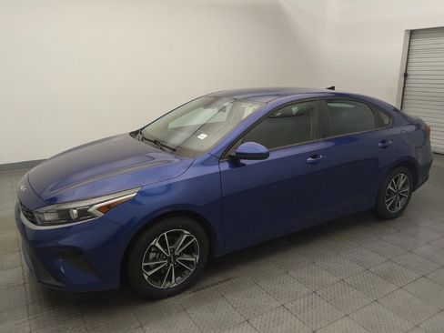 Used 2022 Kia Forte LXS image 2