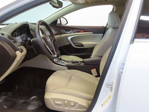 Used 2016 Buick Regal image 15