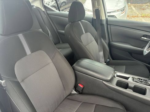 Used 2025 Nissan Sentra SV FWD image 30