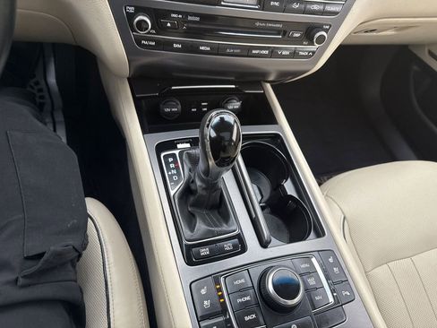 Used 2015 Hyundai Genesis 3.8 w/ Option Group 04 image 22