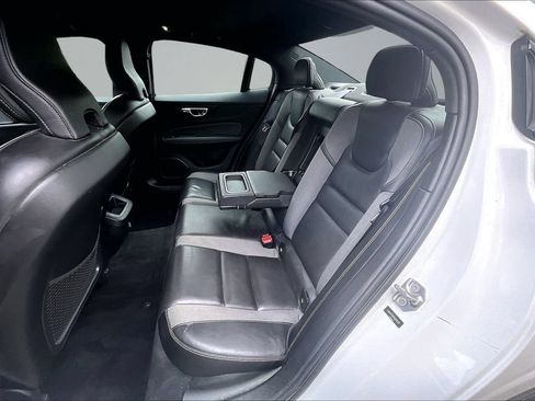 Used 2019 Volvo S60 T6 R-Design AWD/4WD image 17