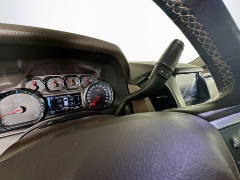 Used 2019 GMC Yukon SLT w/ Open Road Package AWD/4WD image 25