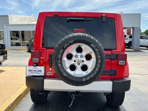 Used 2015 Jeep Wrangler Unlimited Sahara w/ Connectivity Group AWD/4WD image 8