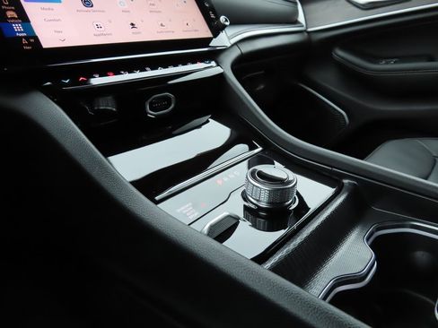 New 2026 Jeep Grand Cherokee Limited image 6