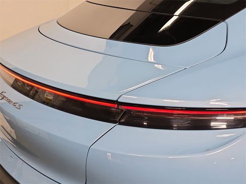 Used 2020 Porsche Taycan 4S image 30