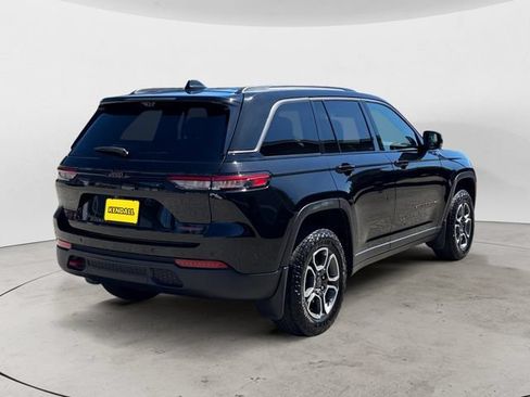 Used 2022 Jeep Grand Cherokee Trailhawk w/ Advanced Protech Group II AWD/4WD image 5