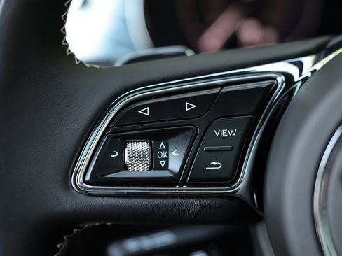 Used 2023 Bentley Bentayga Speed image 18