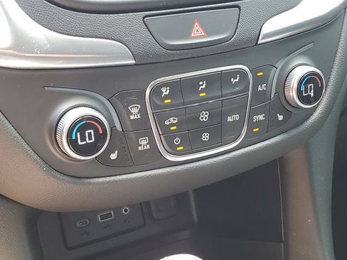 Certified 2021 Chevrolet Equinox LT AWD/4WD image 17