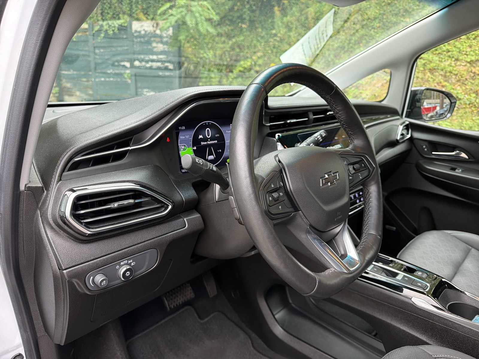 Used 2023 Chevrolet Bolt LT w/ Infotainment Package FWD image 12