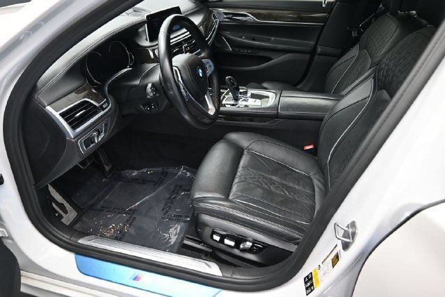 Used 2019 BMW 750i xDrive w/ Executive Package AWD/4WD image 19